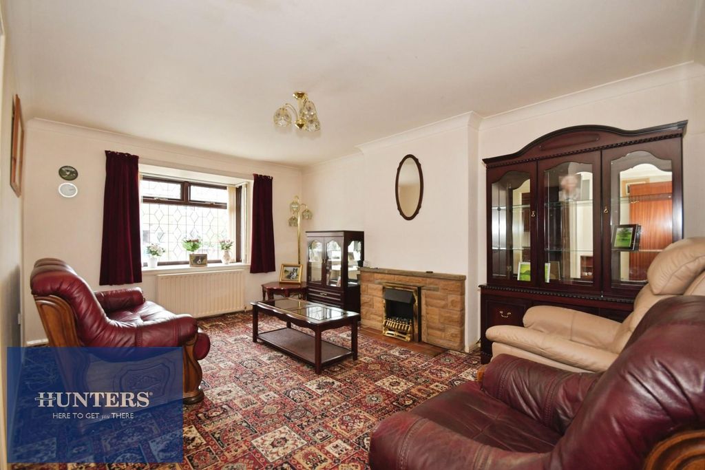 Property photo 2 of 16 Lounge.Jpg