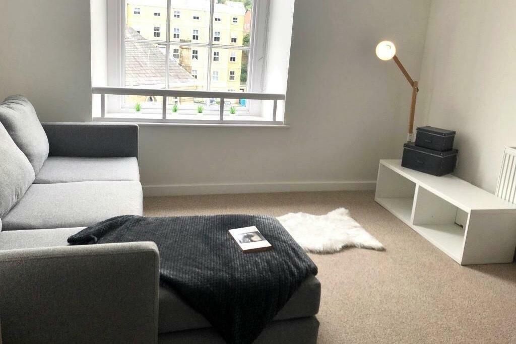 Property photo 3 of 8