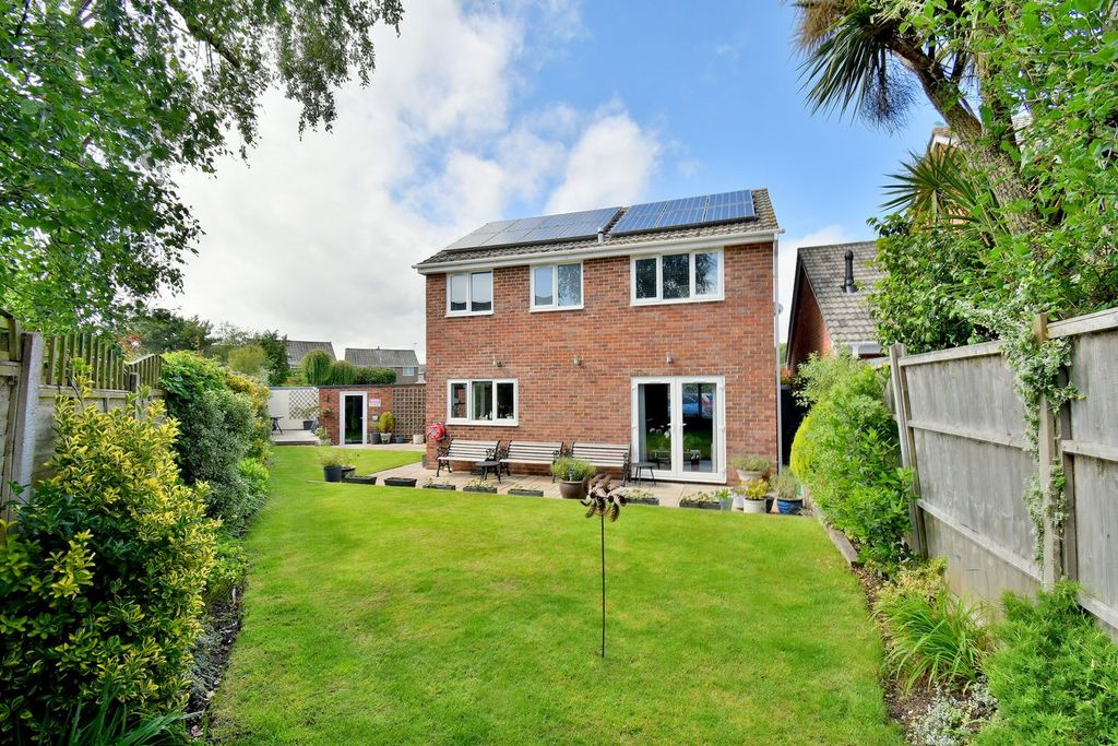 Property photo 2 of 17