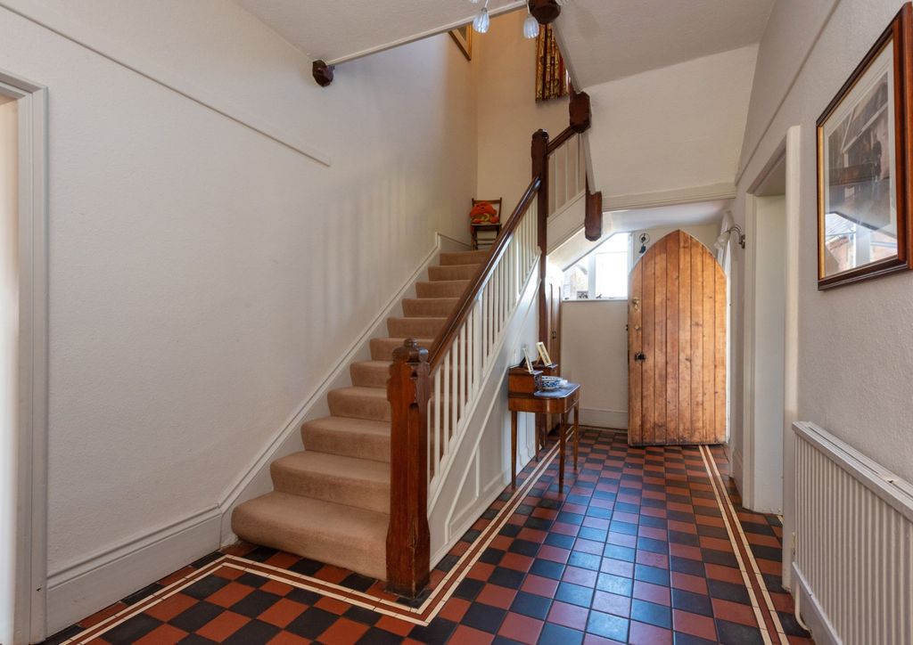Property photo 3 of 23 Hall