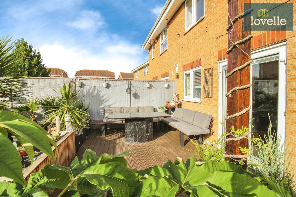 Property photo 3 of 32