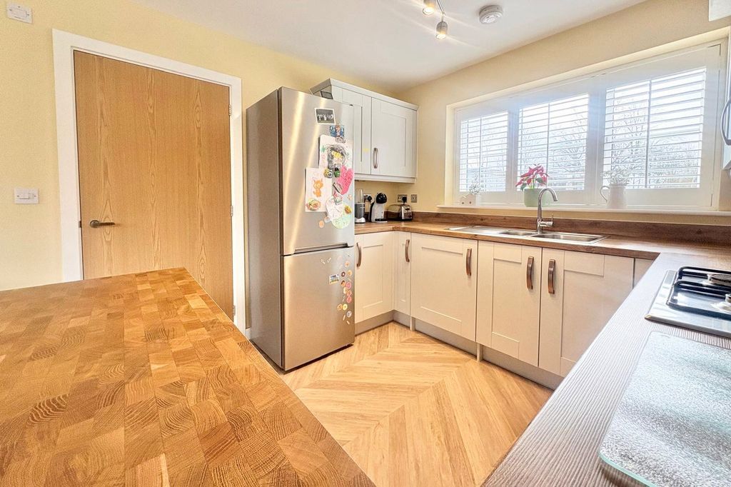 Property photo 2 of 26 Picture No. 12