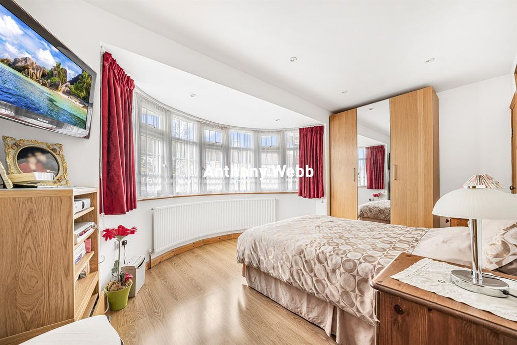 Additional image 16 of 7 bed detached house for saleChalkwell Park Avenue, Enfield EN1