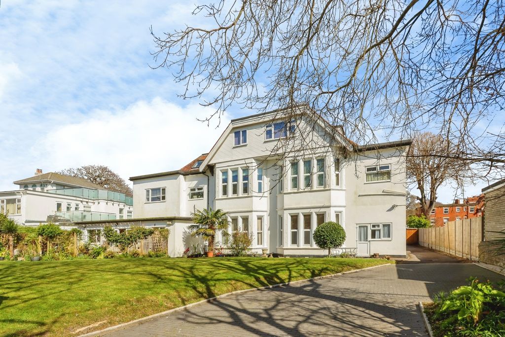 Property photo 1 of 19 Pbox-Img.Jpg