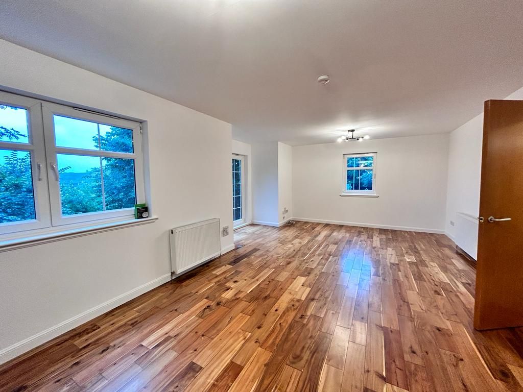 Property photo 3 of 10 Photo 3