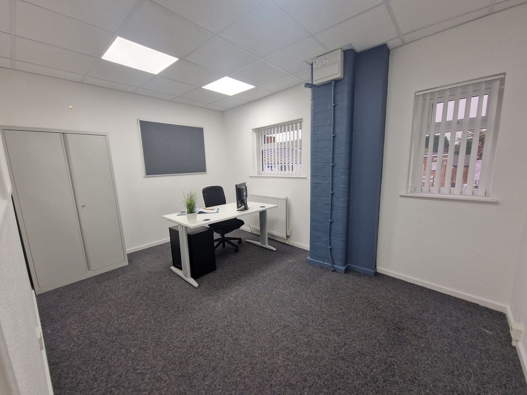 Property photo 3 of 10 3 To 4 Person Office