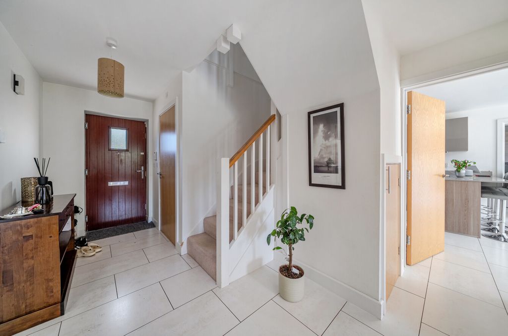 Property photo 3 of 18 1493038-17-6A5662...