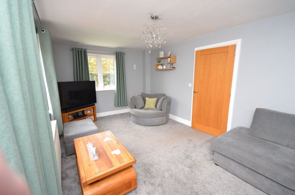 Property photo 3 of 15