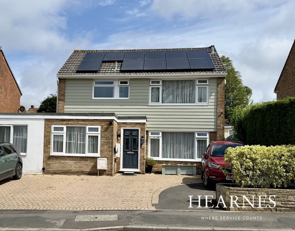 Property photo 1 of 32