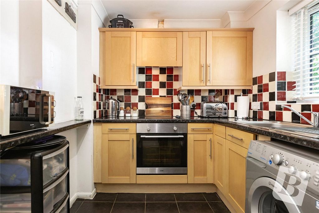 Property photo 2 of 12 Kitchen