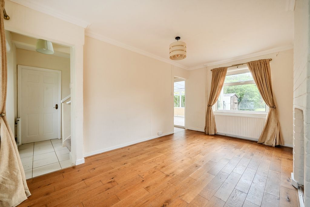 Property photo 3 of 20 1464017-19-6A0c277Ebdc3d