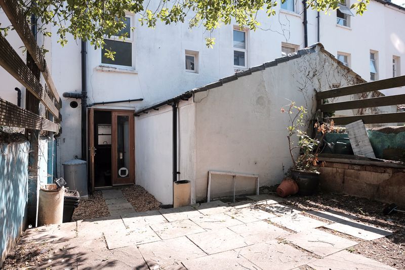 Property photo 2 of 9 Garden