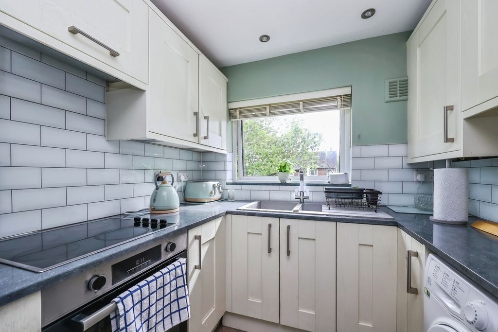 Property photo 3 of 14 Kitchen
