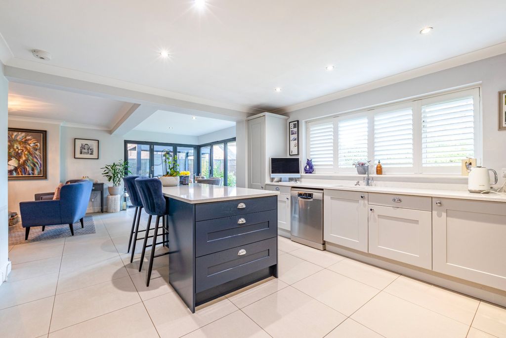 Property photo 3 of 26 Picture No. 25