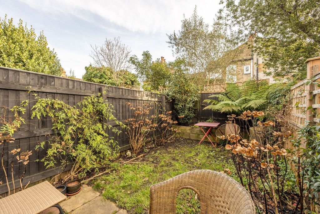 Property photo 1 of 9