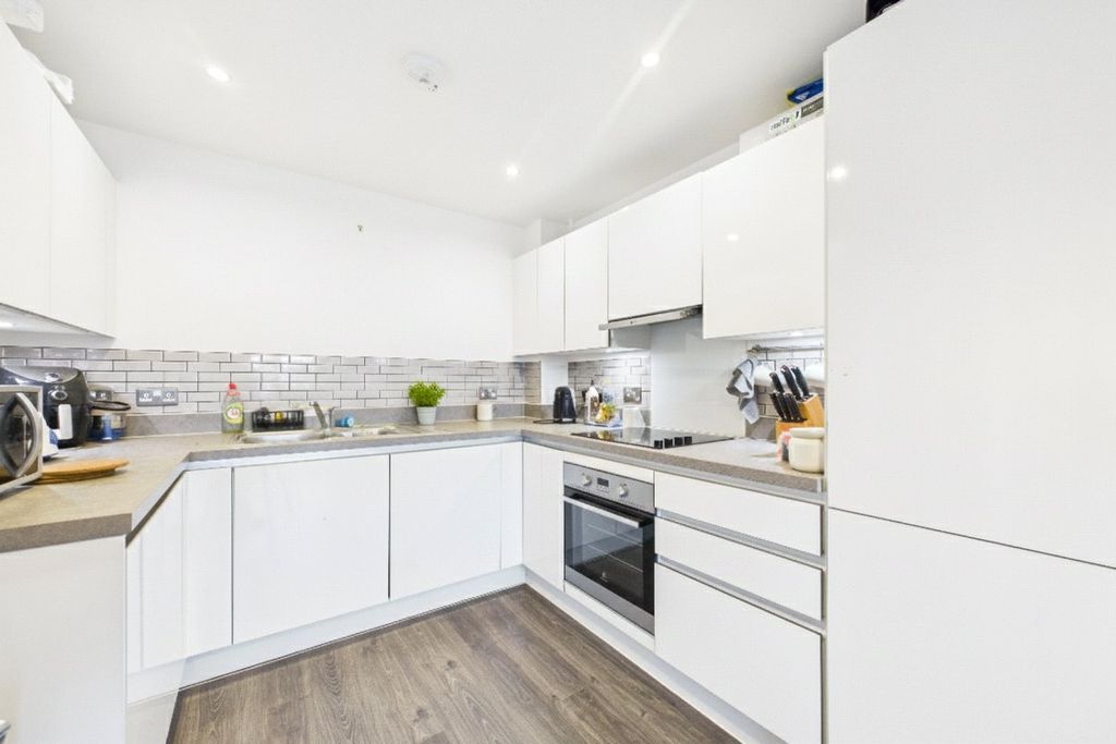 Property photo 2 of 5 Picture No. 14