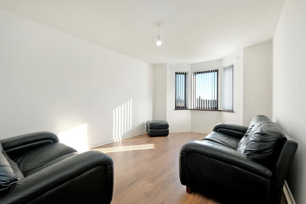 Property photo 2 of 12 Lounge