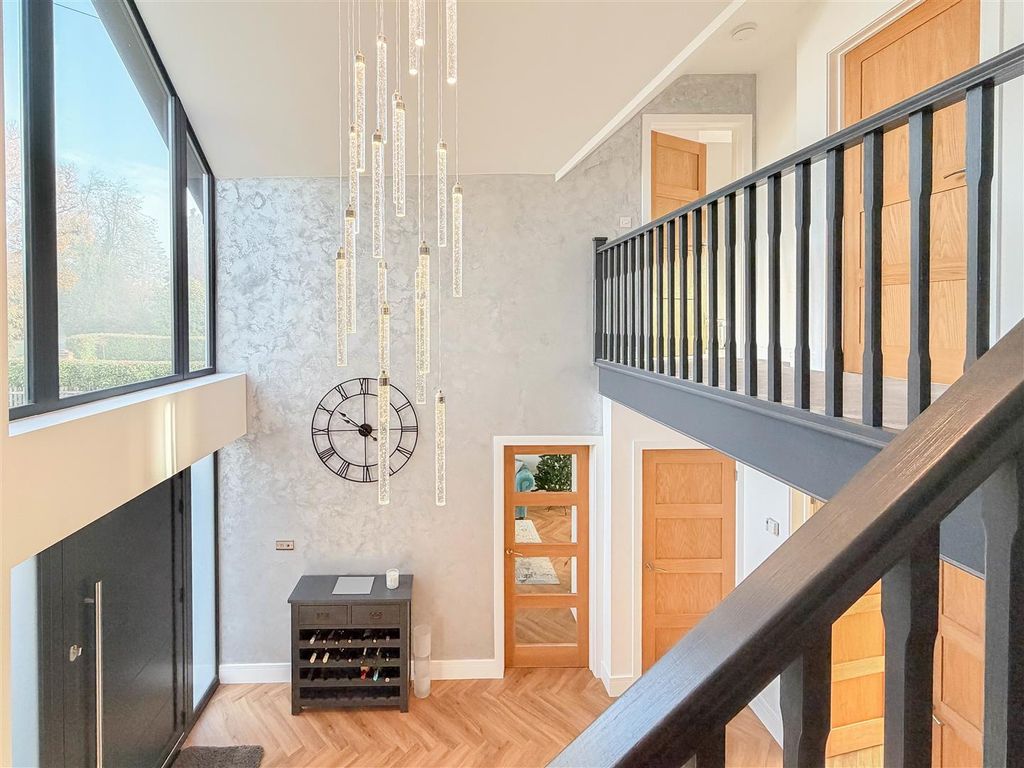 Property photo 2 of 32 Image00032.Jpg