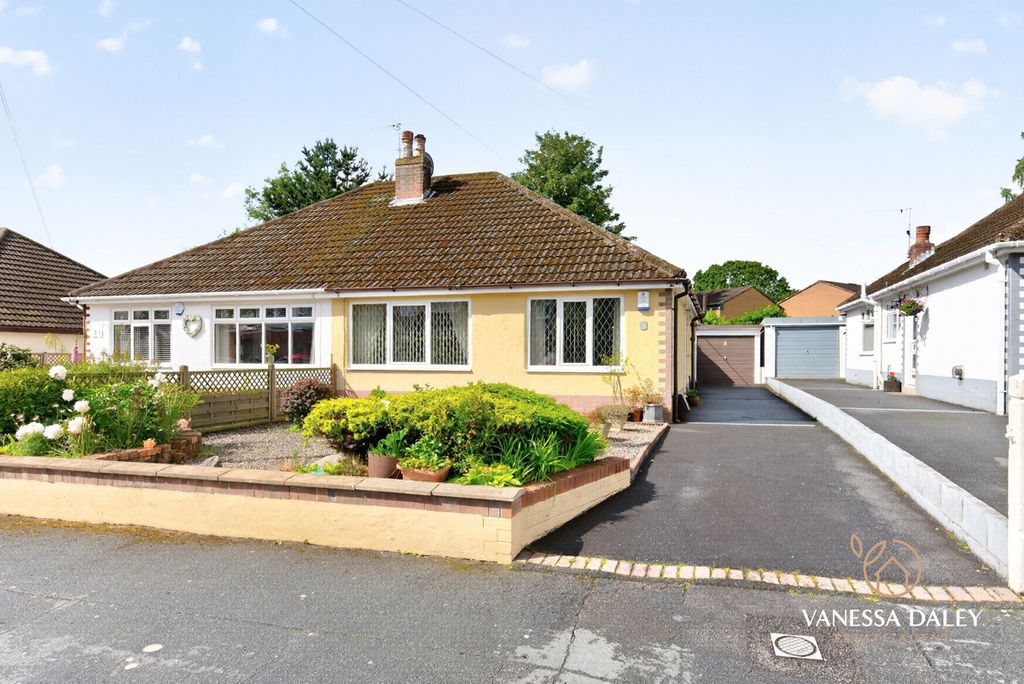 Property photo 1 of 28