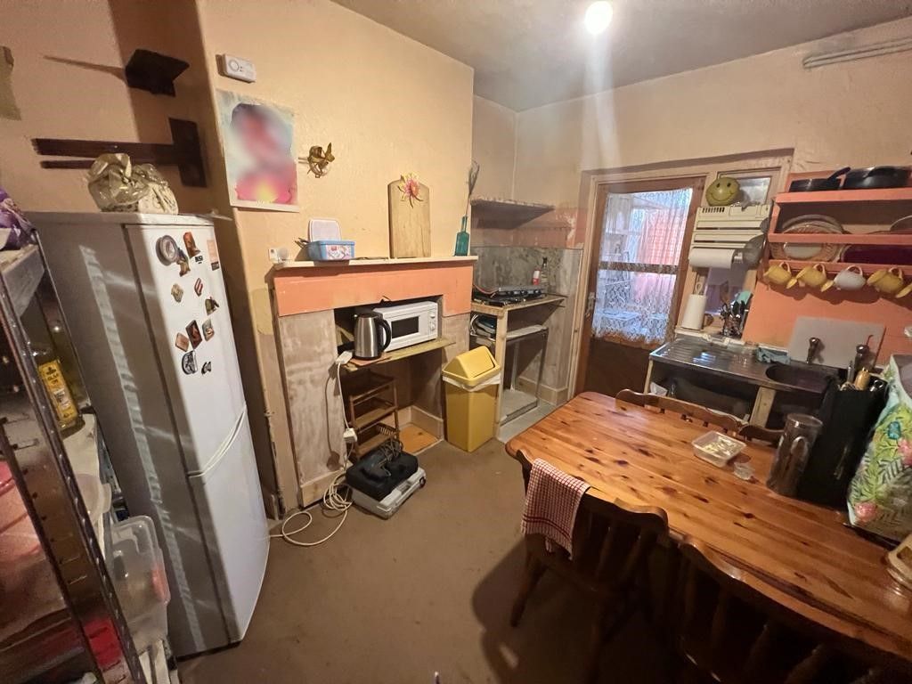 Property photo 3 of 9 Photo 9