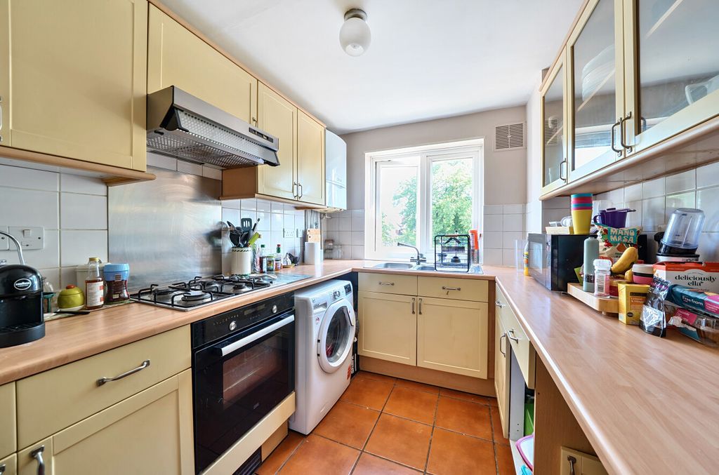 Property photo 3 of 13 1327391-10-687A26...