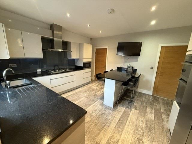 Property photo 2 of 21 Kitchen/Diner