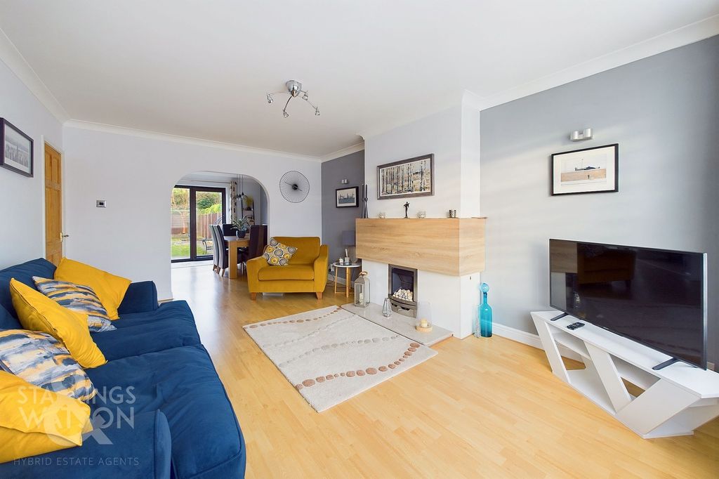 Property photo 2 of 24