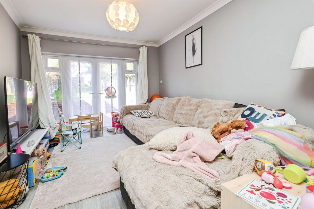 Property photo 3 of 13