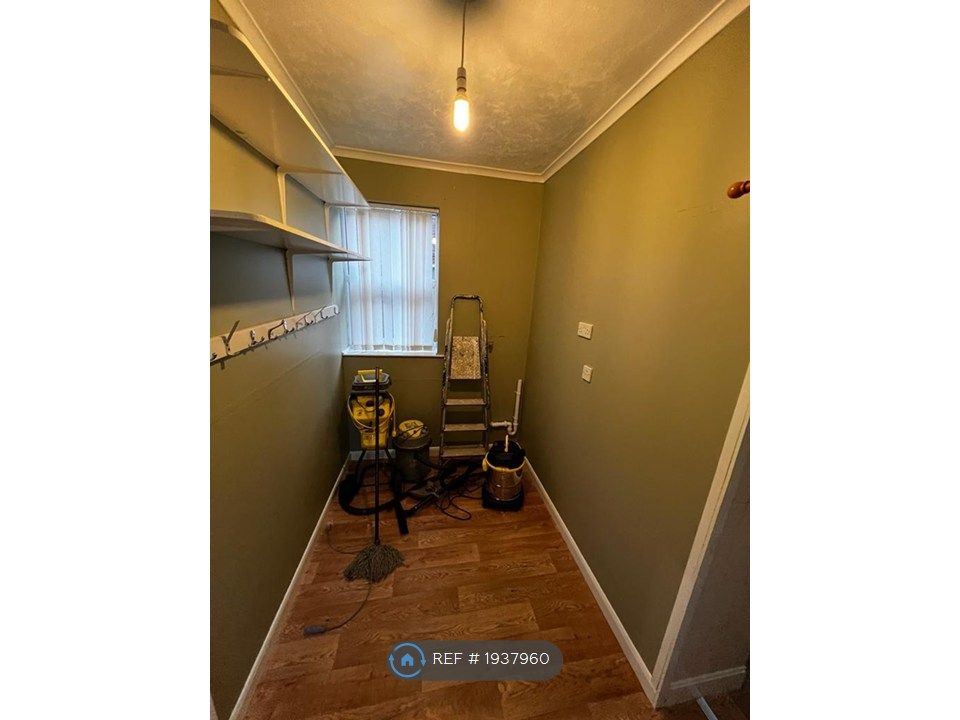 Property photo 3 of 11 Utility Room