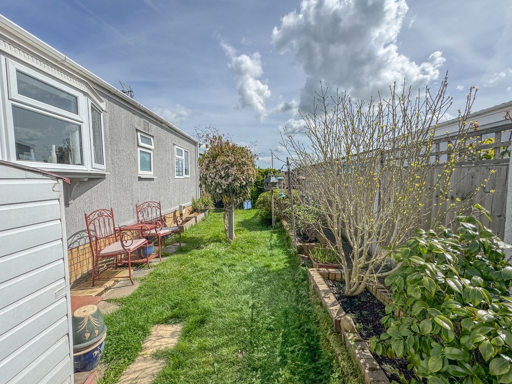 Property photo 2 of 18 Garden
