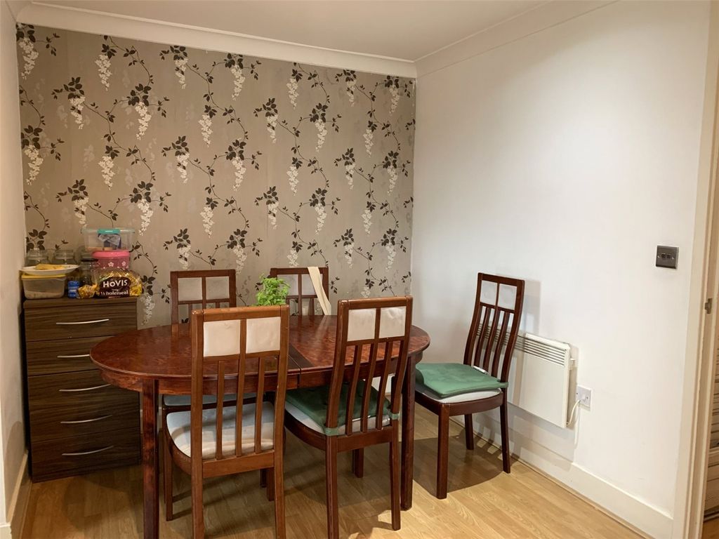 Property photo 3 of 10 Dining Area