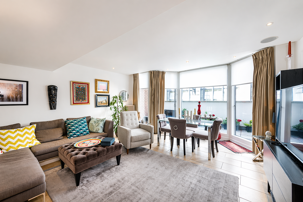 Property photo 2 of 12