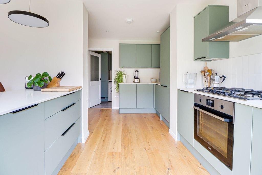 Property photo 3 of 16 Kitchen
