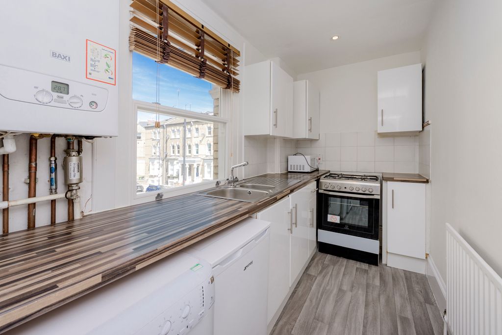 Property photo 2 of 7 Fff@32 Edith Rd-5410.Jpg