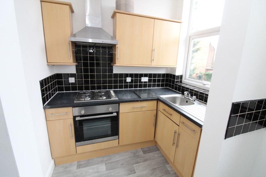 Property photo 2 of 6 Kitchen