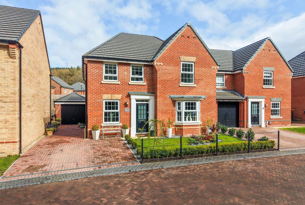 Property photo 1 of 33