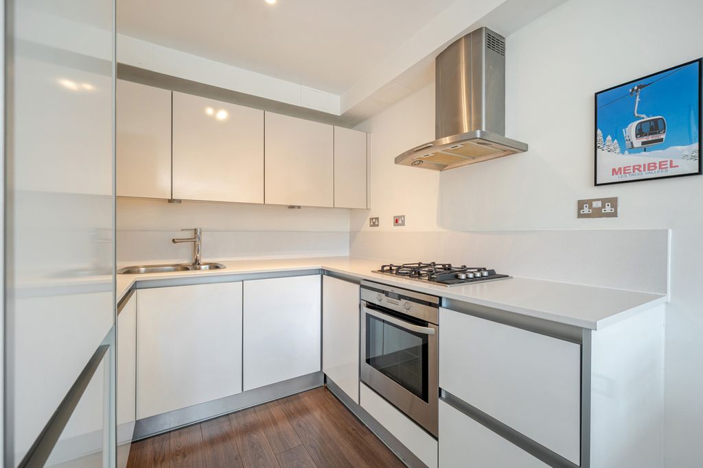 Property photo 3 of 17 1486132-8-6A4B725...