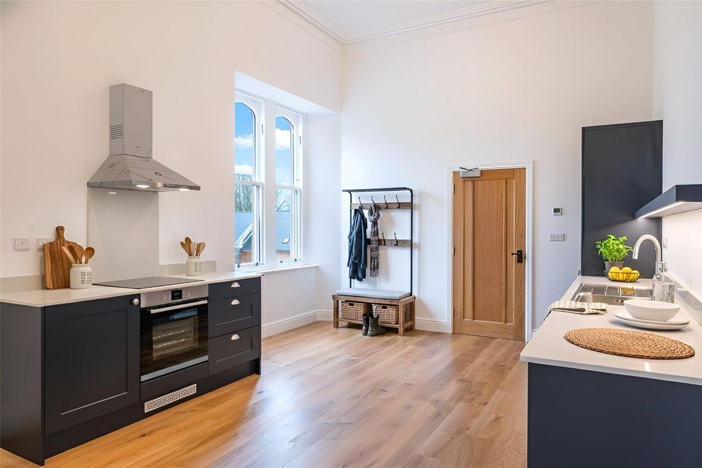 Property photo 2 of 10 Kitchen