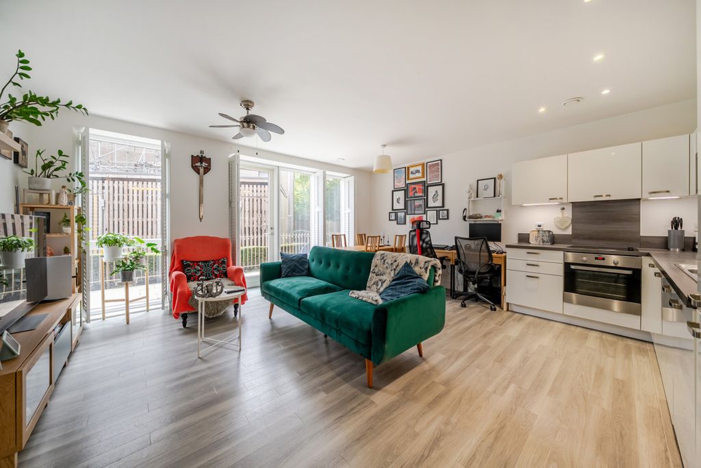 Property photo 2 of 14 Reception