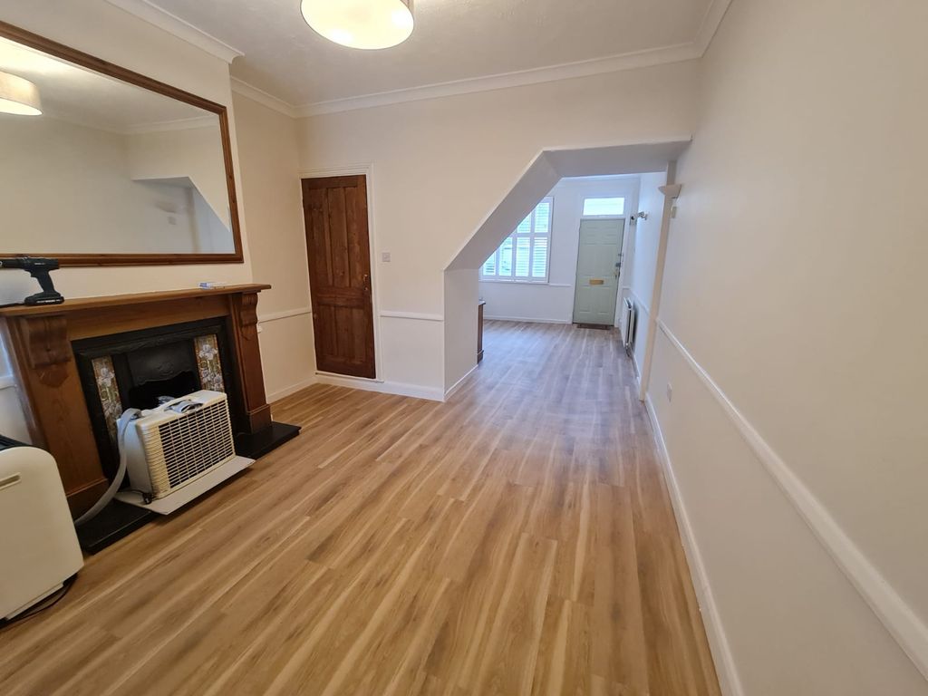 Property photo 2 of 8 Ground Floor