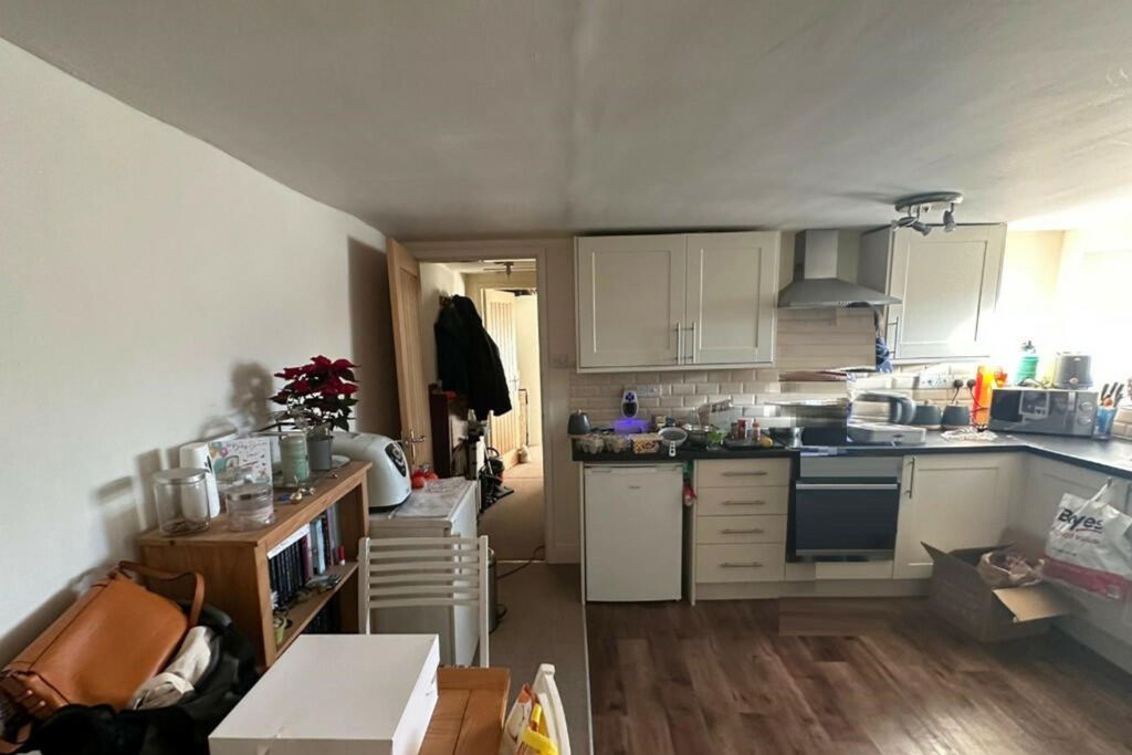 Property photo 2 of 5 Flat B, 23 Horsemarket, Barnard Castle, County Durham DL12 8LX