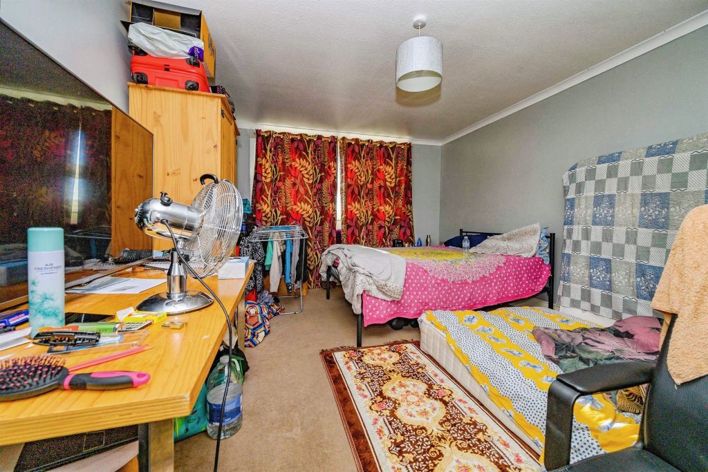 Property photo 3 of 8