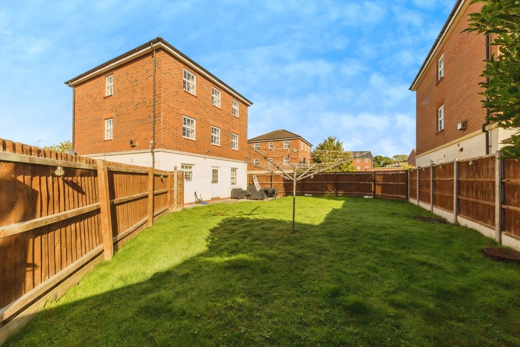 Property photo 2 of 17 Photo