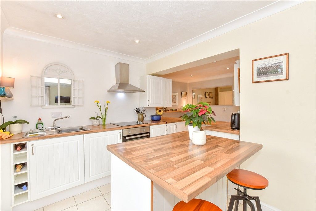 Property photo 3 of 12 Kitchen