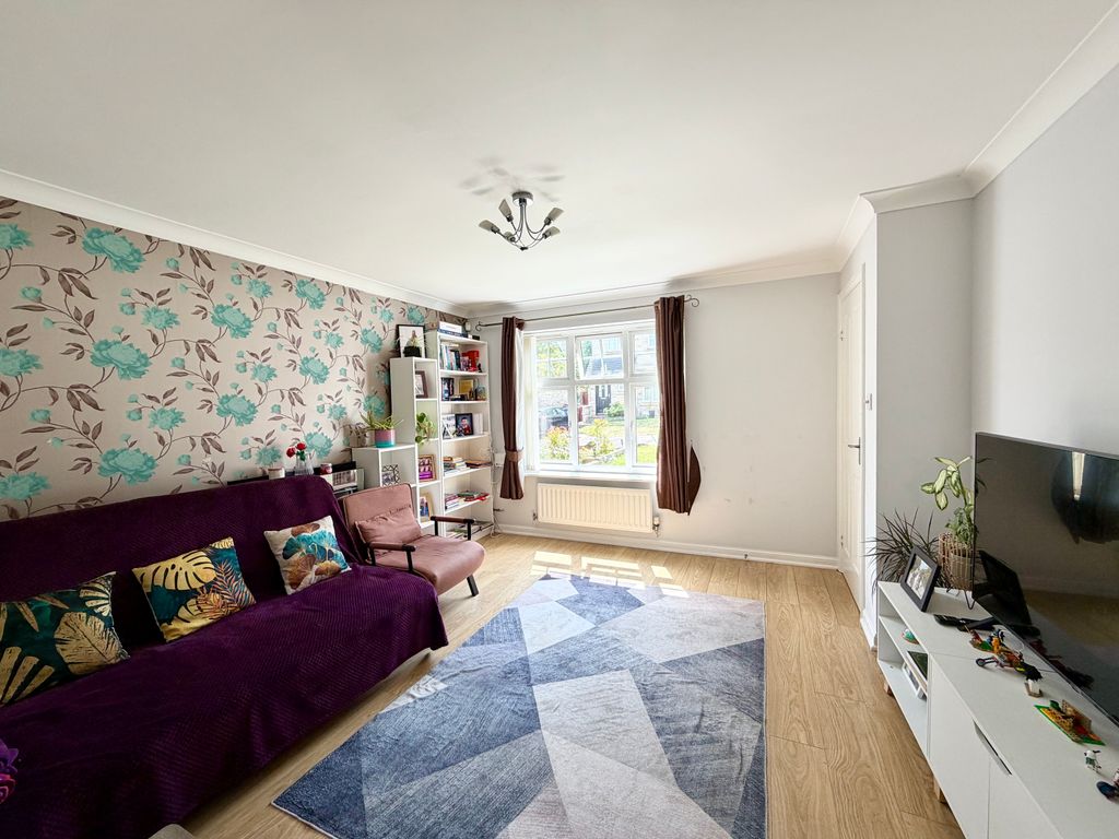 Property photo 3 of 13