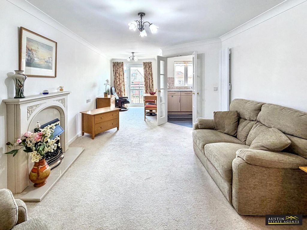 Property photo 2 of 10 Living Room