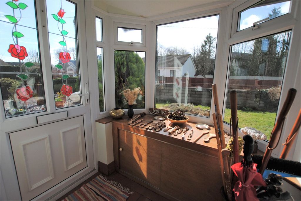 Property photo 3 of 31 Entrance Porch