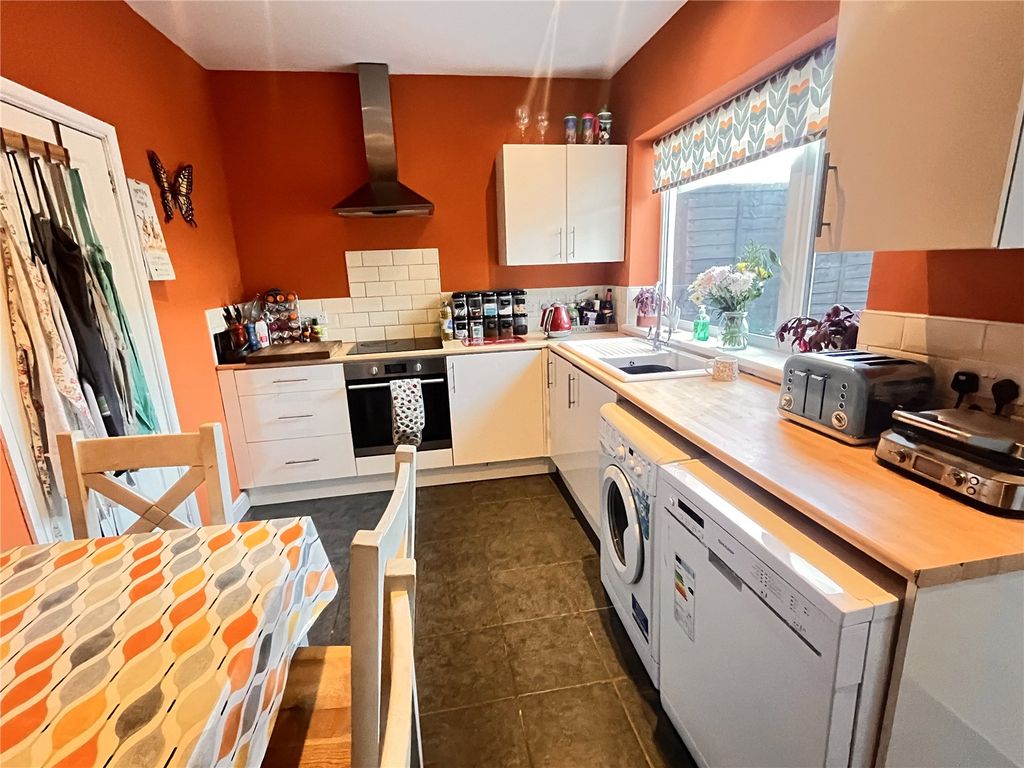 Property photo 2 of 16 Picture No. 18