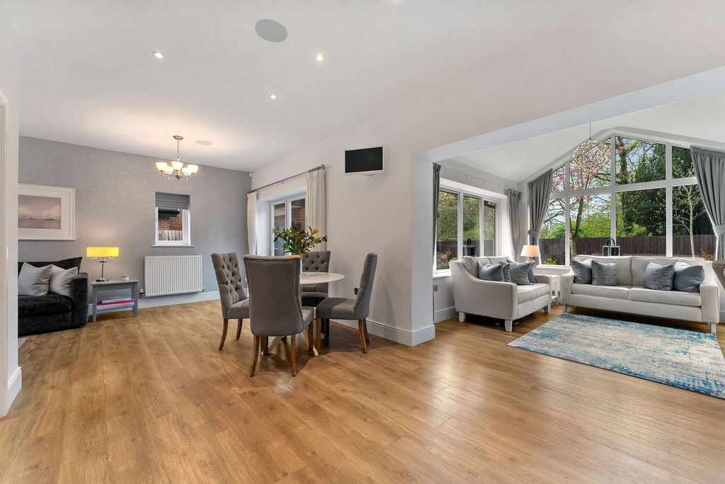 Property photo 3 of 44