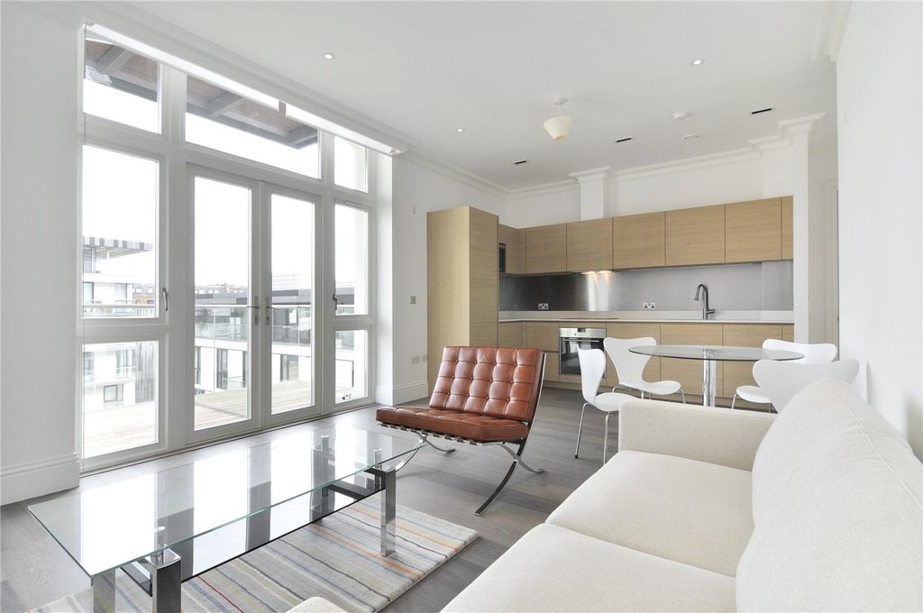 Property photo 3 of 12 Reception